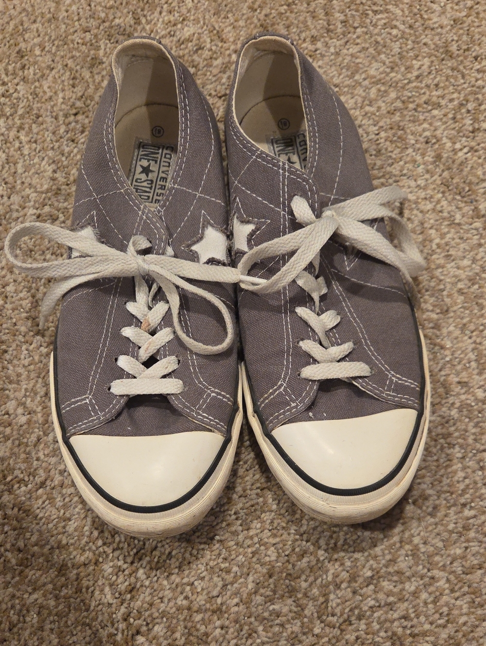 Converse Womens Low-Top Canvas Sneakers in Gray with White Accents ..size. 8.5
